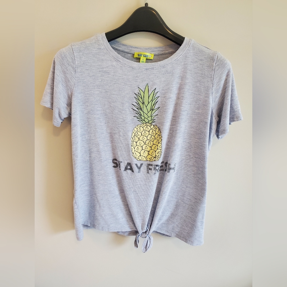 Chit Chat girls size XL shirt with front knot